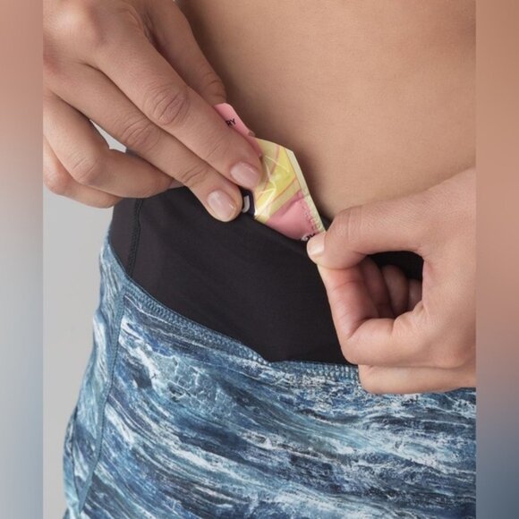 Lululemon Speed Short (4-way Stretch 2.5 ) Aerial Drift Multi Black Size 10 - Picture 3 of 15